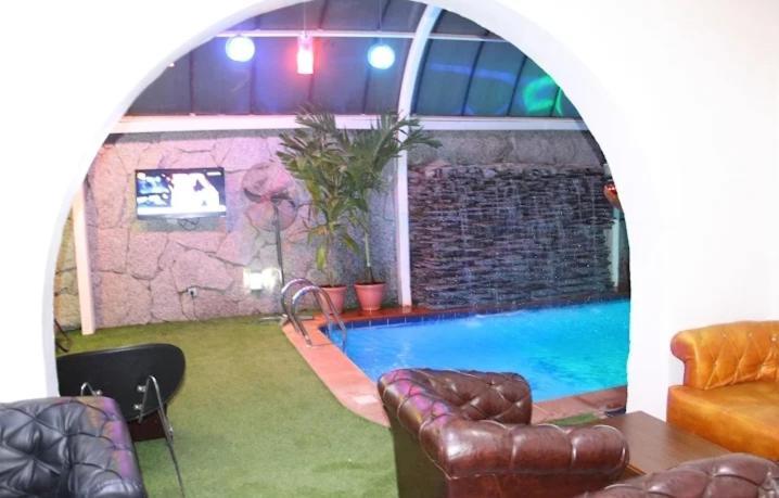 E-Suites Hotel, Αμπούζα Εξωτερικό φωτογραφία