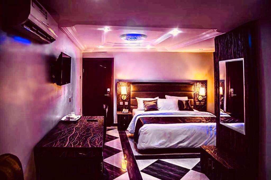 E-Suites Hotel, Αμπούζα Εξωτερικό φωτογραφία