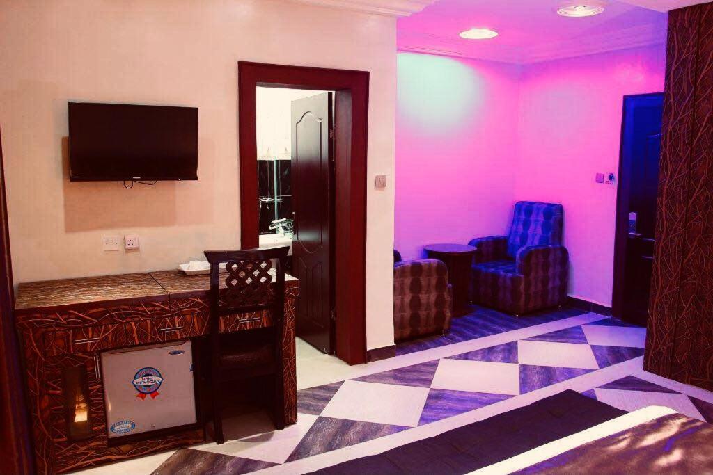 E-Suites Hotel, Αμπούζα Εξωτερικό φωτογραφία